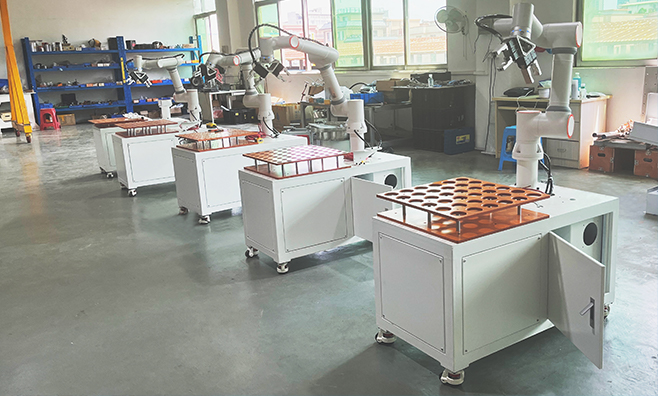 機(jī)器人料倉(cāng)一體機(jī)——點(diǎn)陣式